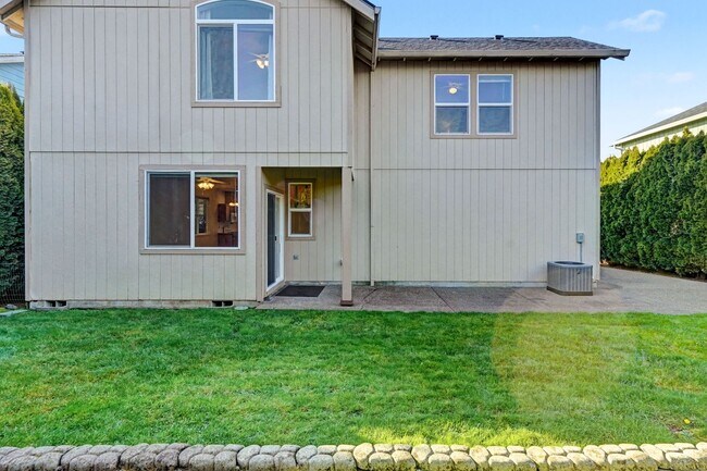 Building Photo - Two-Story 3 bed, 2.5 bath Home in East Salem with Large Bonus Room!