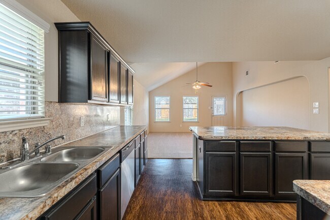 Building Photo - 2007 Naplechase Crest Dr