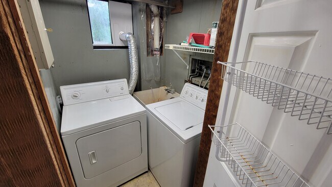 Building Photo - 340 Potomac Ave