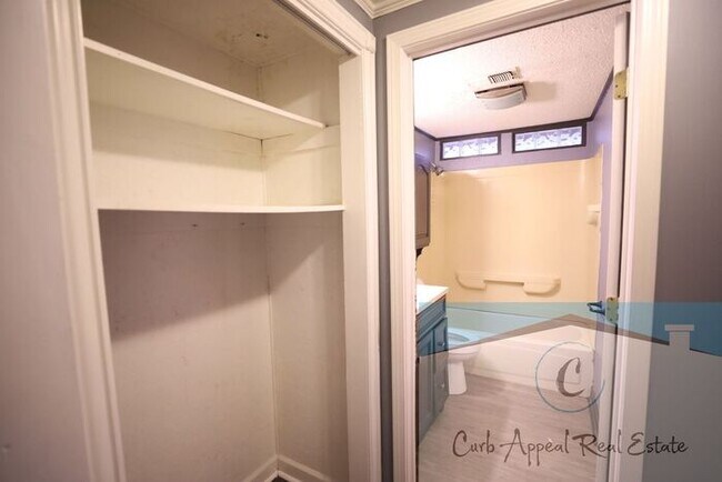 Building Photo - Recently renovated 3 bed, 1 bath house - includes workshop (electricity & bath), storage shed & f...
