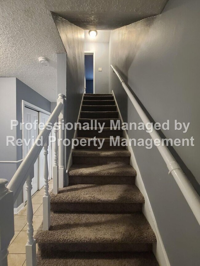 Building Photo - 6771 Bainbridge Dr