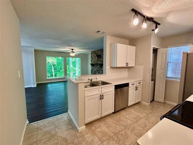 Building Photo - 320 Hawkstone Way