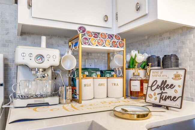 Building Photo - 220 Mitchell St