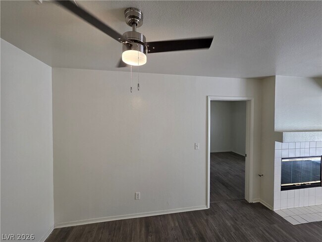 Building Photo - 4865 S Torrey Pines Dr