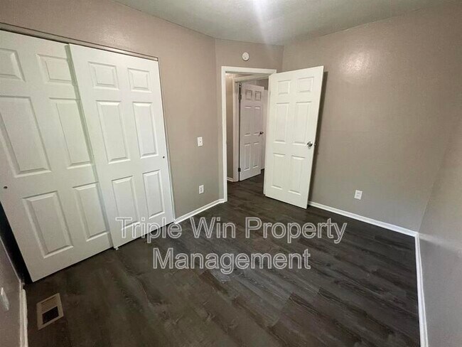 Building Photo - 1464 Monopoly Dr