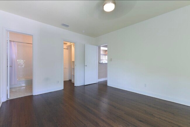 Building Photo - 123 N Palmway