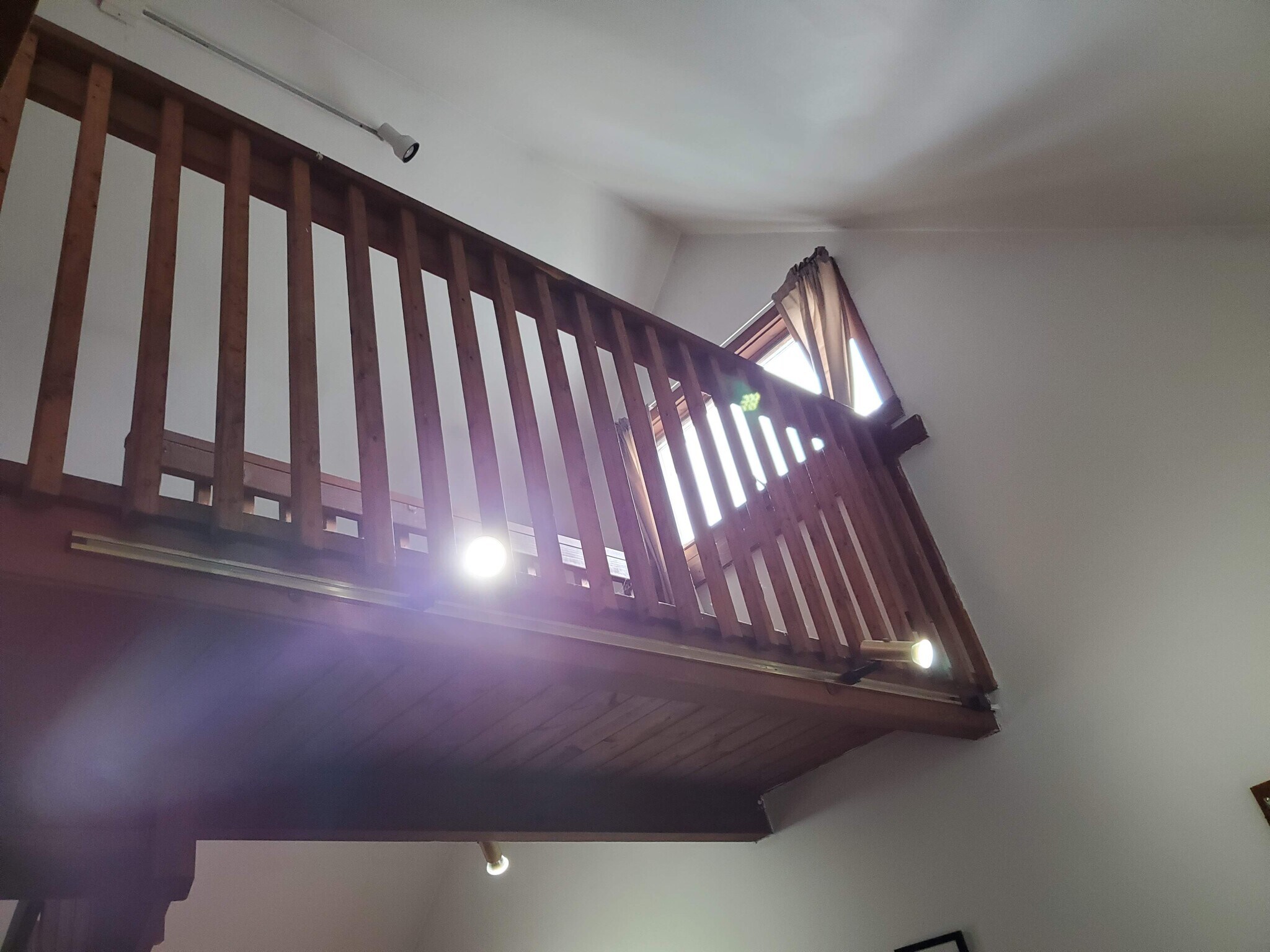 Building Photo - 1046 E Broadway