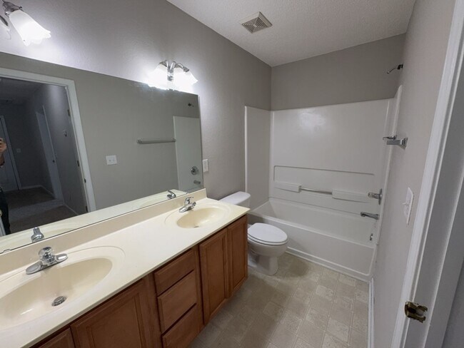 Building Photo - 113 Dupre Mill Ct