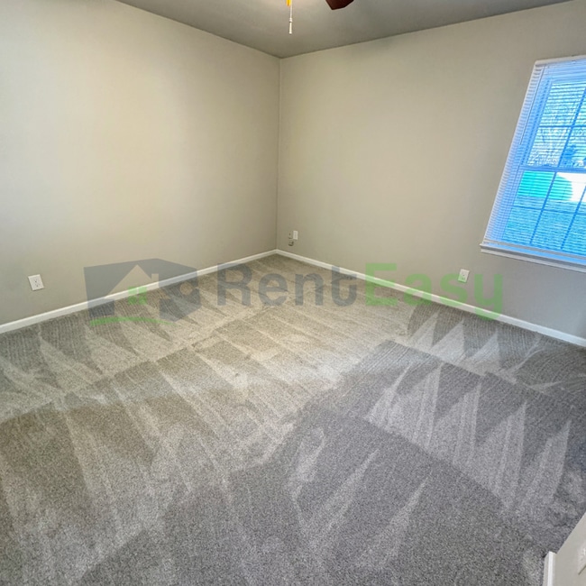 Building Photo - 1327 Hazel Ave