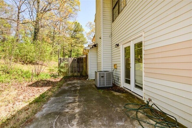 Building Photo - 160 Timber Creek Ln SW
