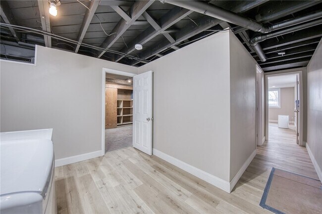 Building Photo - 2158 Reis Run Rd