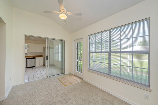 Building Photo - 437 S Shore Dr