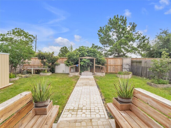 Building Photo - 1418 Banbury Ct