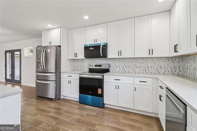 Building Photo - 2219 Lisa Dr SE