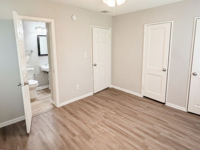 Building Photo - 5222 Northridge Dr