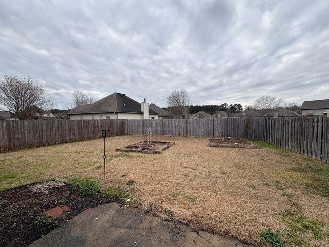 Building Photo - For rent