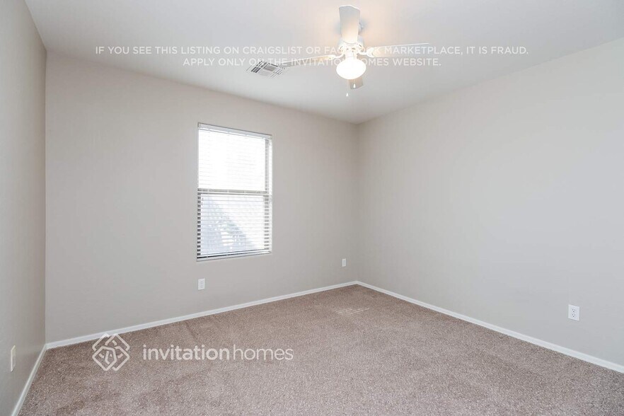 Building Photo - 2328 E Meadow Creek Way