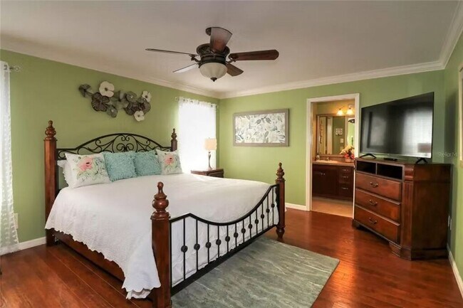 Building Photo - M2393 Carriage Hill Way (VC/M5)