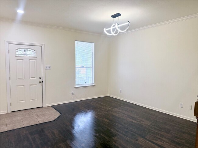 Building Photo - 6530 Signal Point Ln