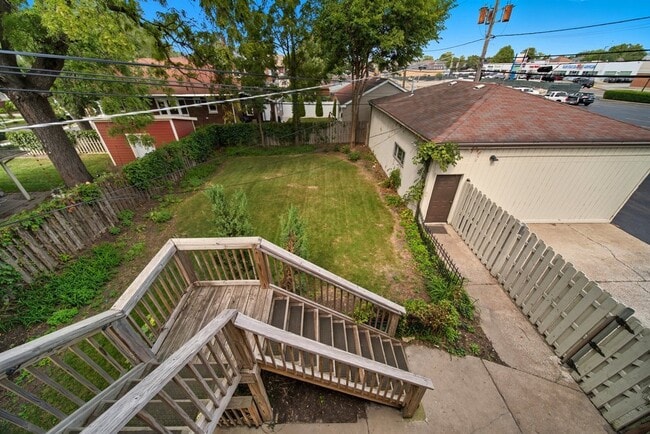 Building Photo - 2418 Burr Oak Ave