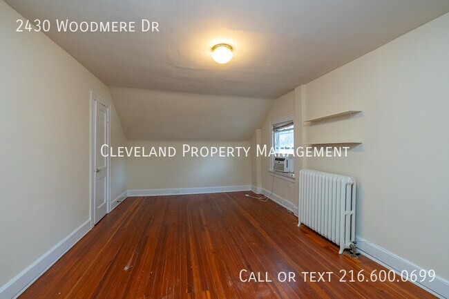 Building Photo - 2430 Woodmere Dr