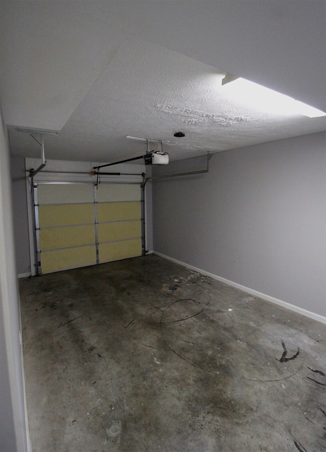 Building Photo - 561 Hampton Way