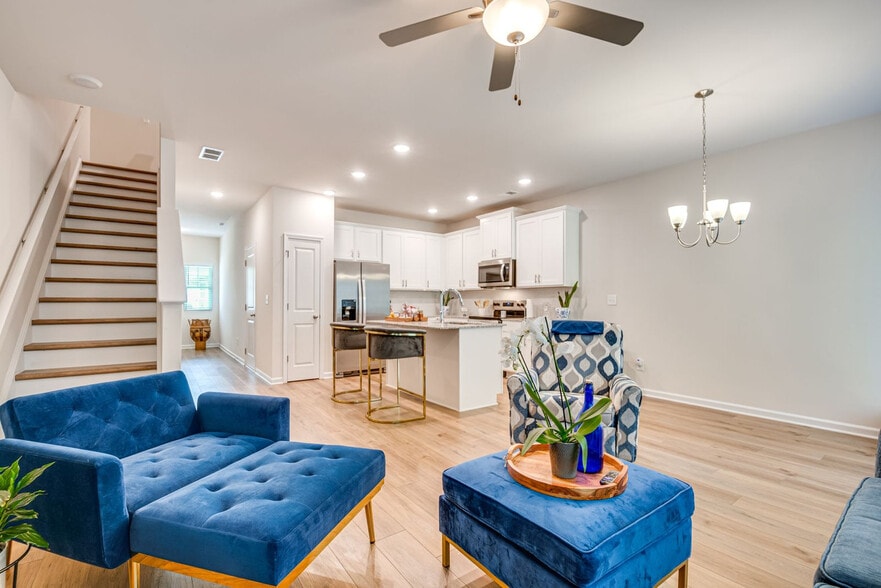 Building Photo - 4252 Notting Hill Dr SW