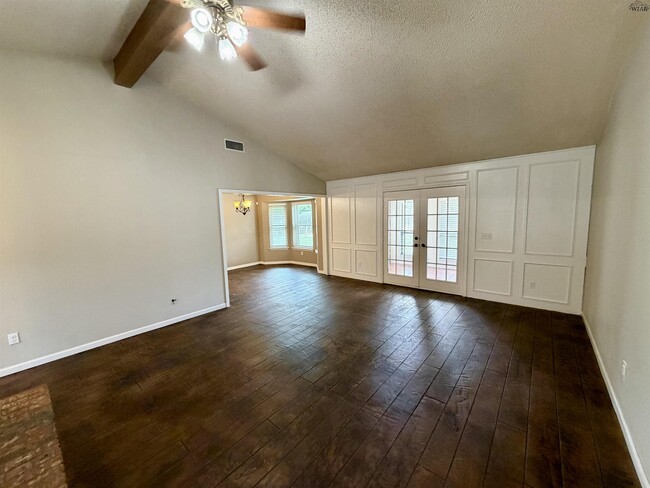 Building Photo - 4410 York St