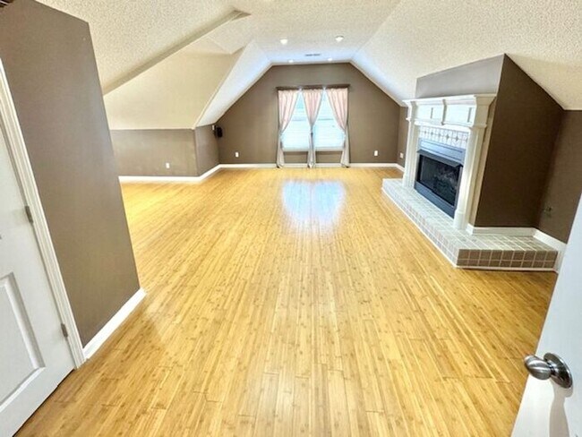 Building Photo - Now leasing a 4-bedroom 2.5 bath home in Arlington. Great location and great schools!