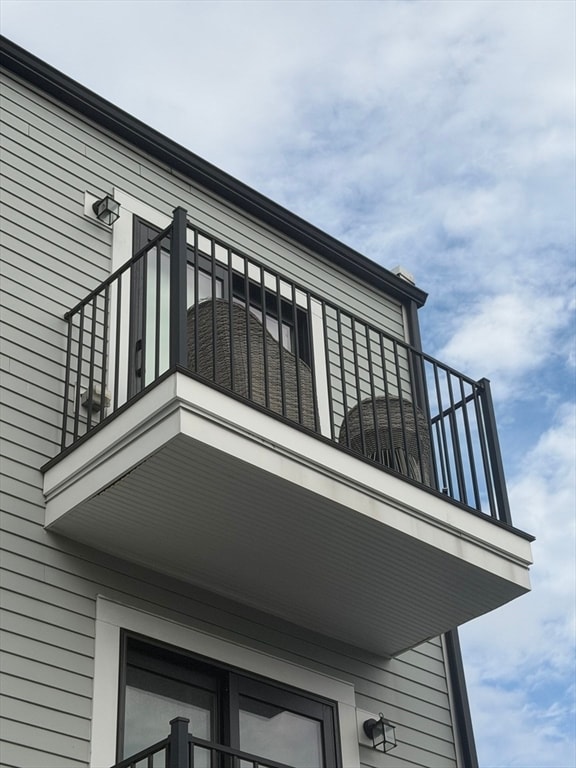 Building Photo - 7 Saco St