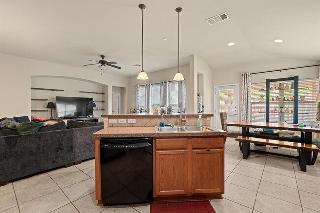 Building Photo - 11917 Lansdowne Rd