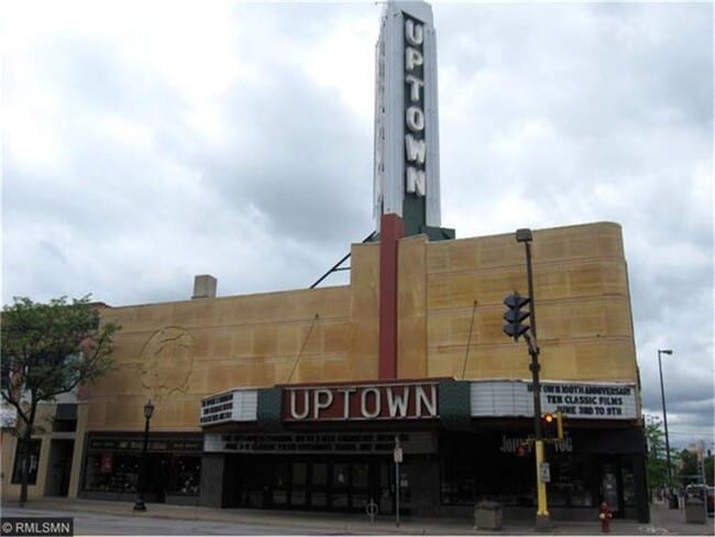 Building Photo - 2616 Harriet Ave