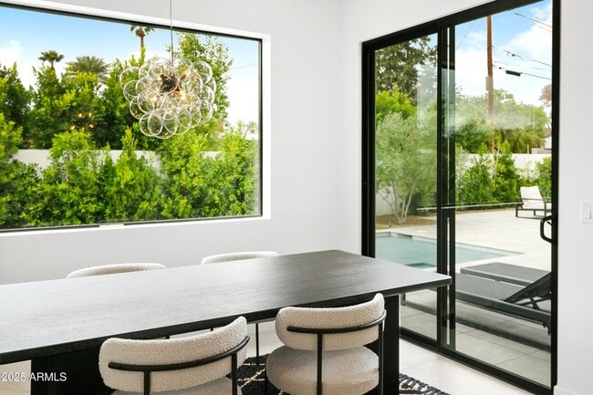 Building Photo - 4002 N 33rd Pl