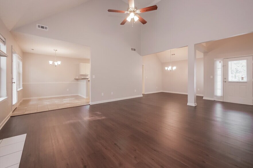 Building Photo - 204 Coldsprings Ct