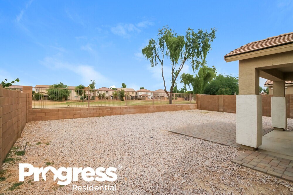 Building Photo - 22272 E Via del Rancho