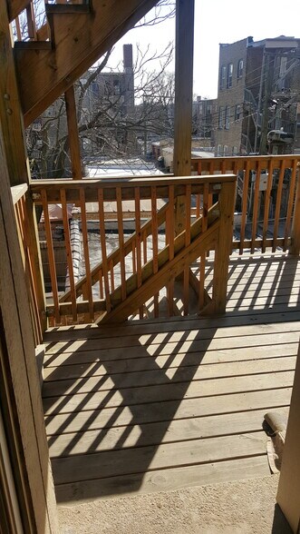 Building Photo - 2243 W Rosemont Ave