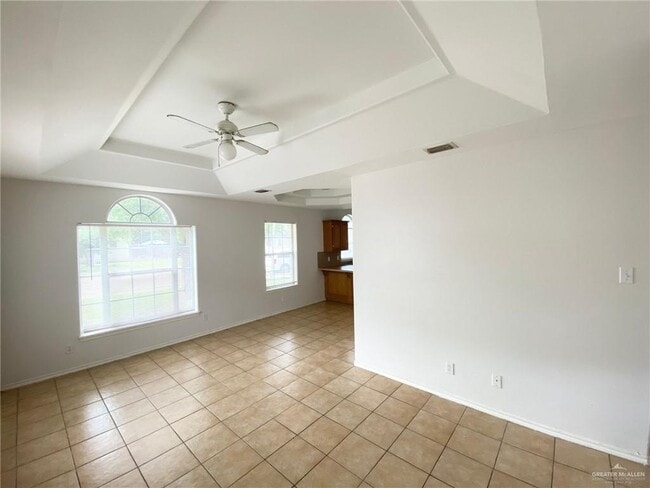 Building Photo - 820 N Cross Ln