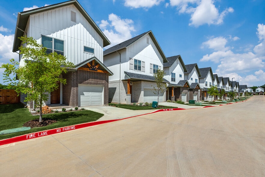 Primary Photo - Adair