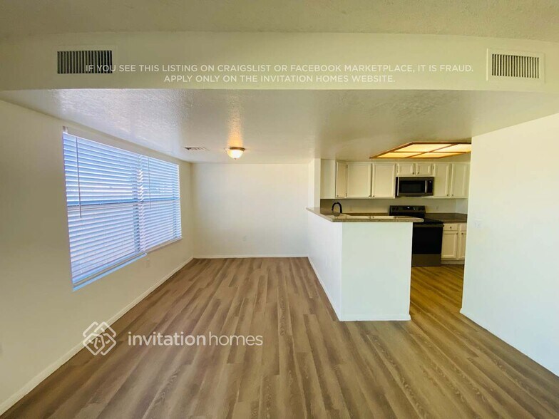 Building Photo - 501 N Red Rock St