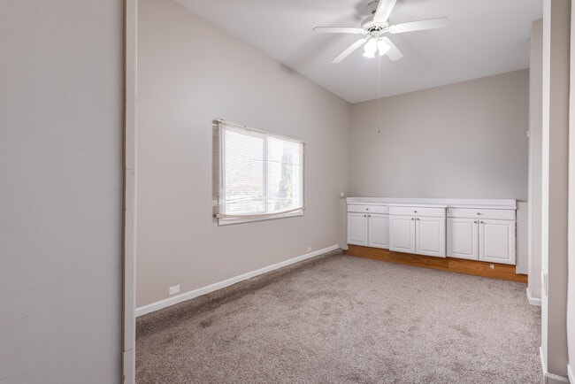 Building Photo - 954 Campbell Dr