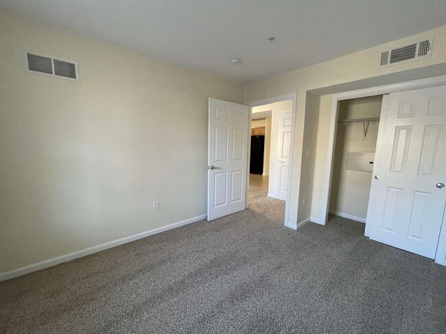 Building Photo - 10 Sentinel Court