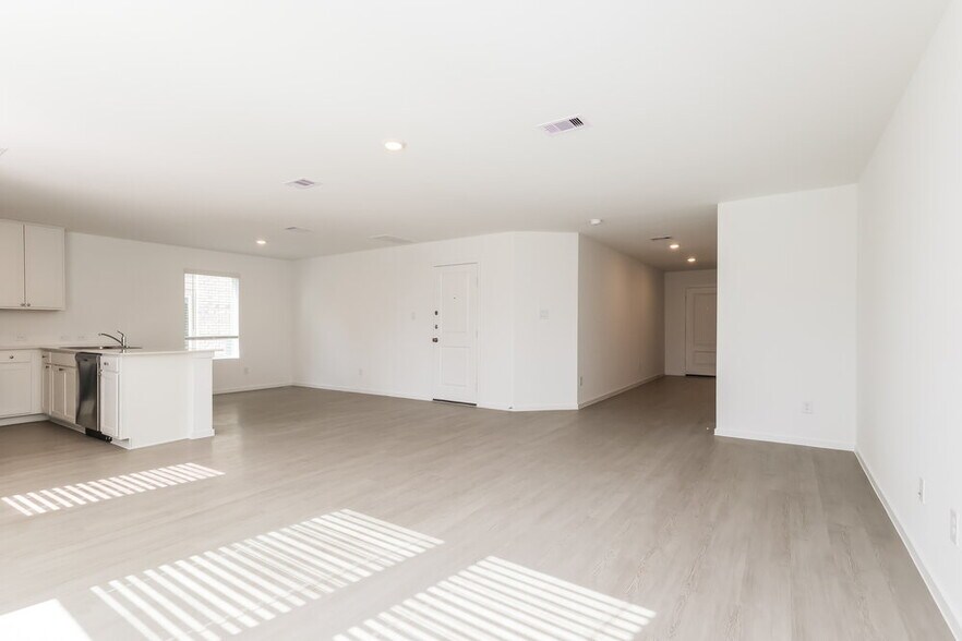 Building Photo - 15286 Abella Dr