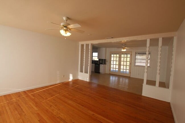 Building Photo - 3 Bed 2 Bath Home Near UT Tyler!