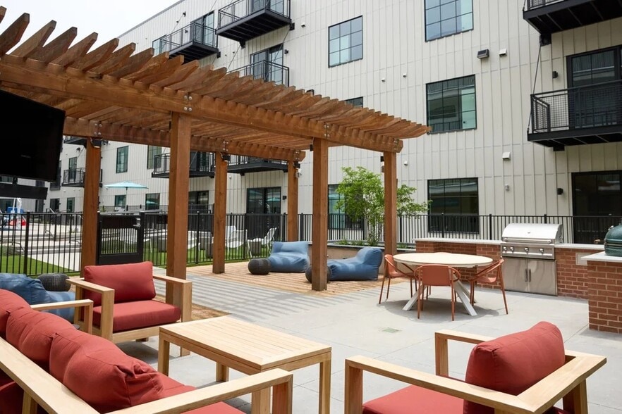 Building Photo - 4315 S Congress Ave