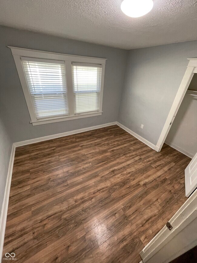 Building Photo - 12 N Randolph St