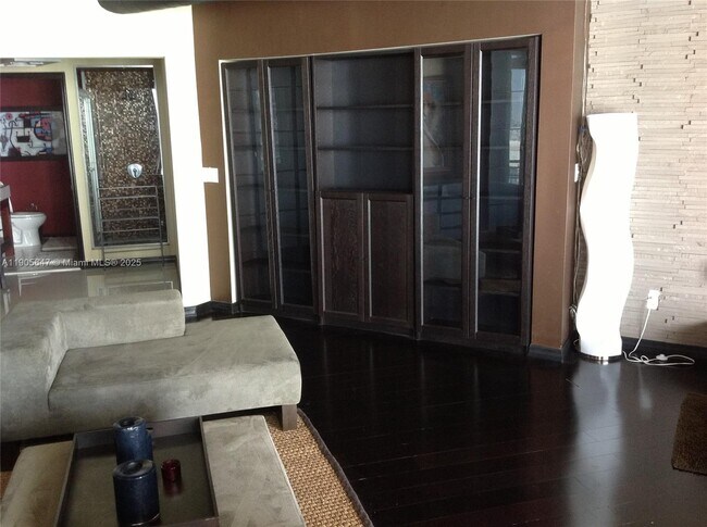 Building Photo - 690 SW 1st Ct