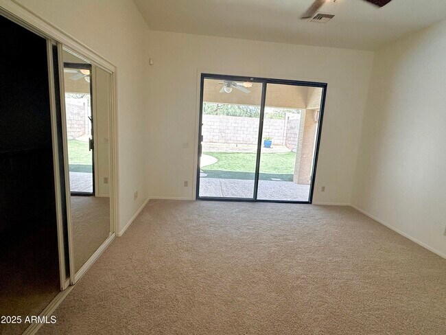 Building Photo - 4208 E Hamblin Dr