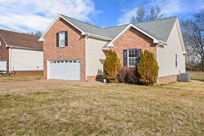 Building Photo - Fully Furnished | Bonus Room | Fenced Yard |No Backyard Neighbors!