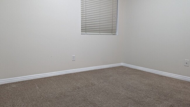 Building Photo - 3181 Alsace Way