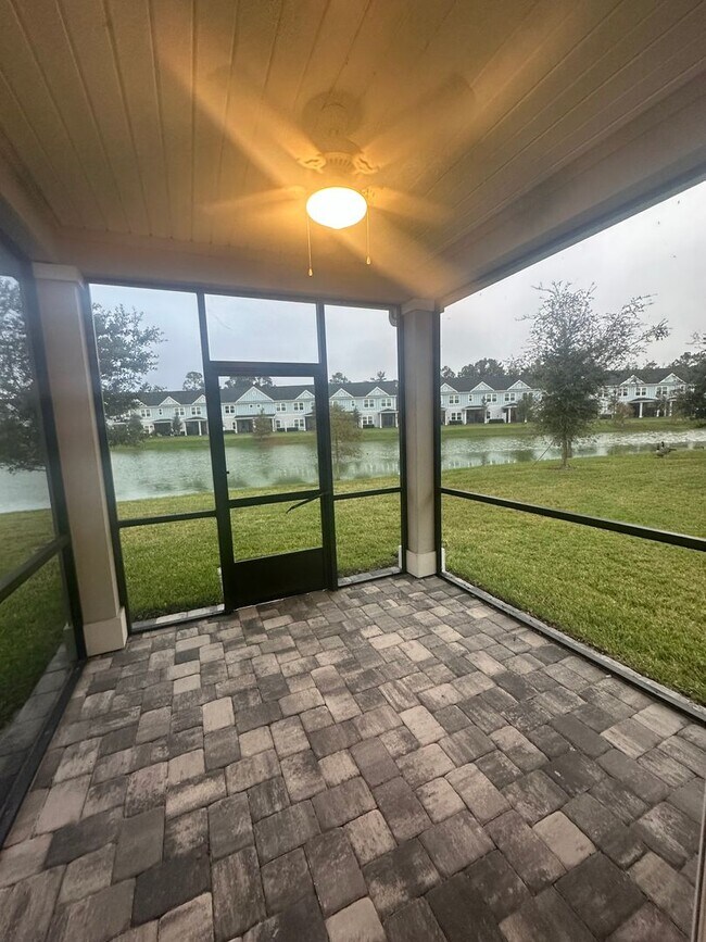 Building Photo - St. Johns, Beach Walk Community, Townhouse